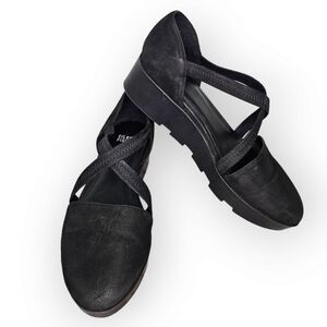 Cooper Tumbled Nubuck Wedge Size 7.5